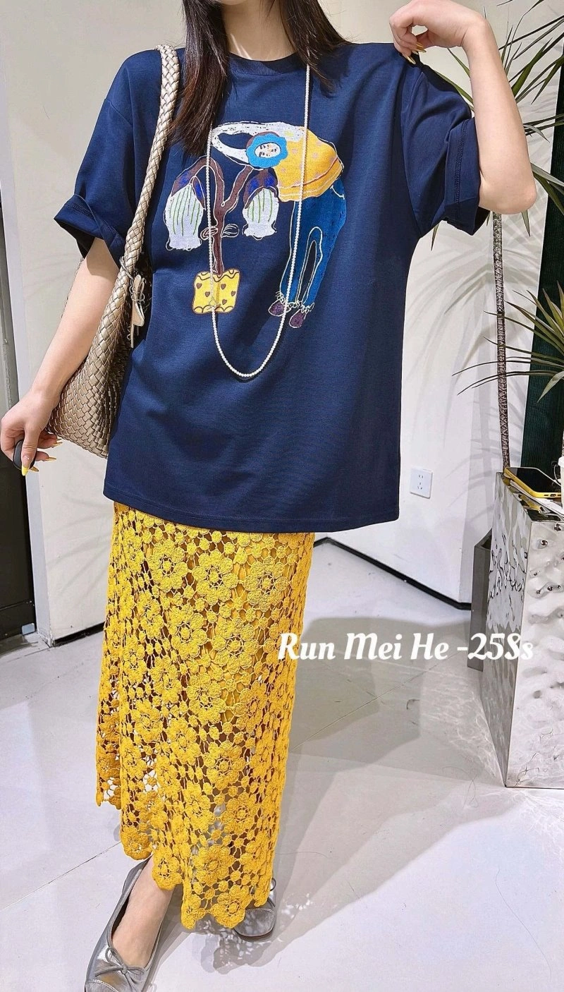 Trendsetting Chanel Dress Suits 108998