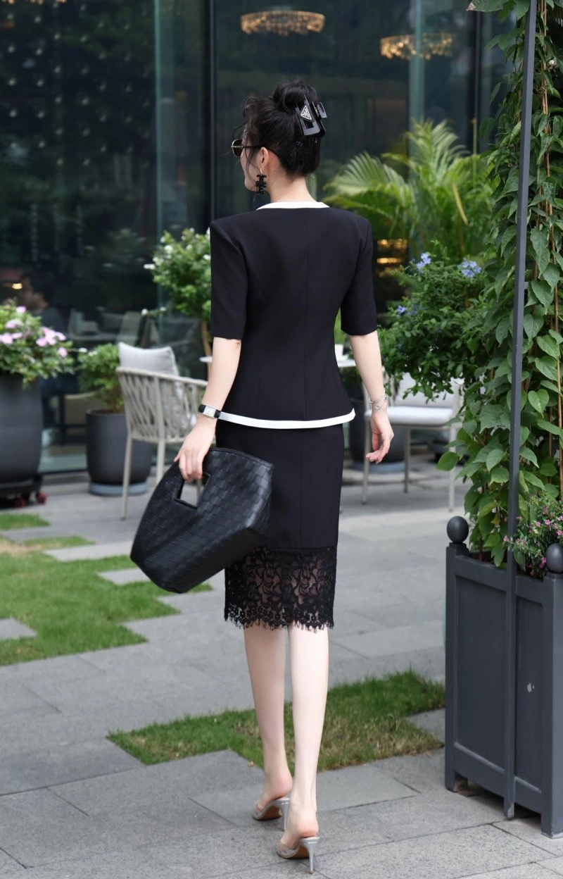 Lightweight Chanel Dress Suits 108970
