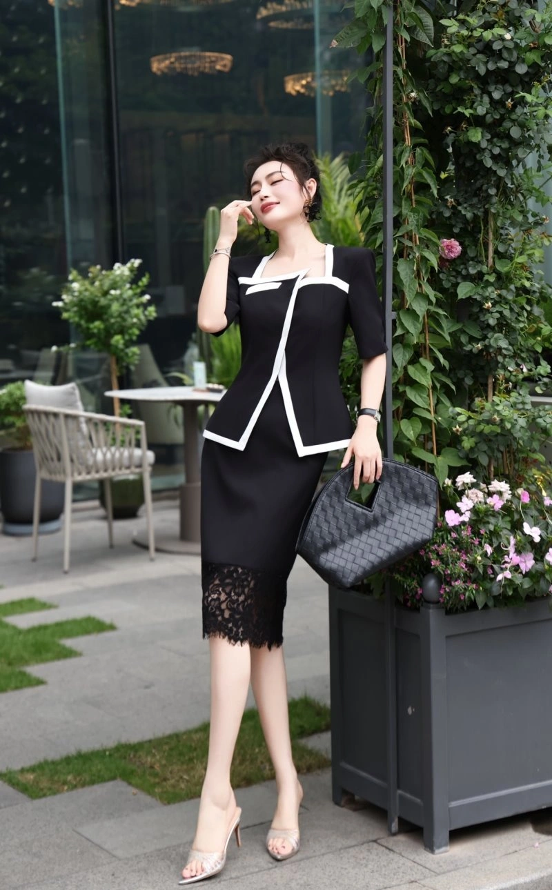 Lightweight Chanel Dress Suits 108970