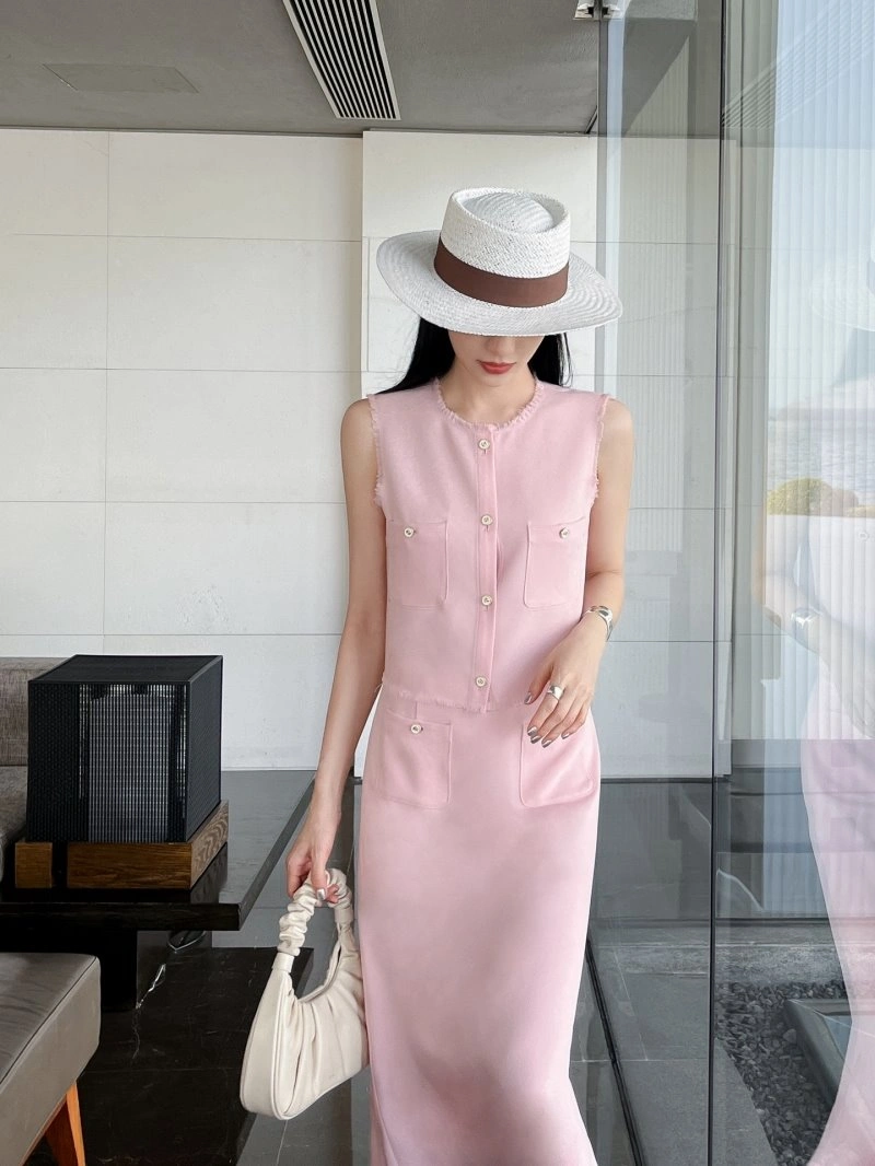 Compact Chanel Dress Suits 108978