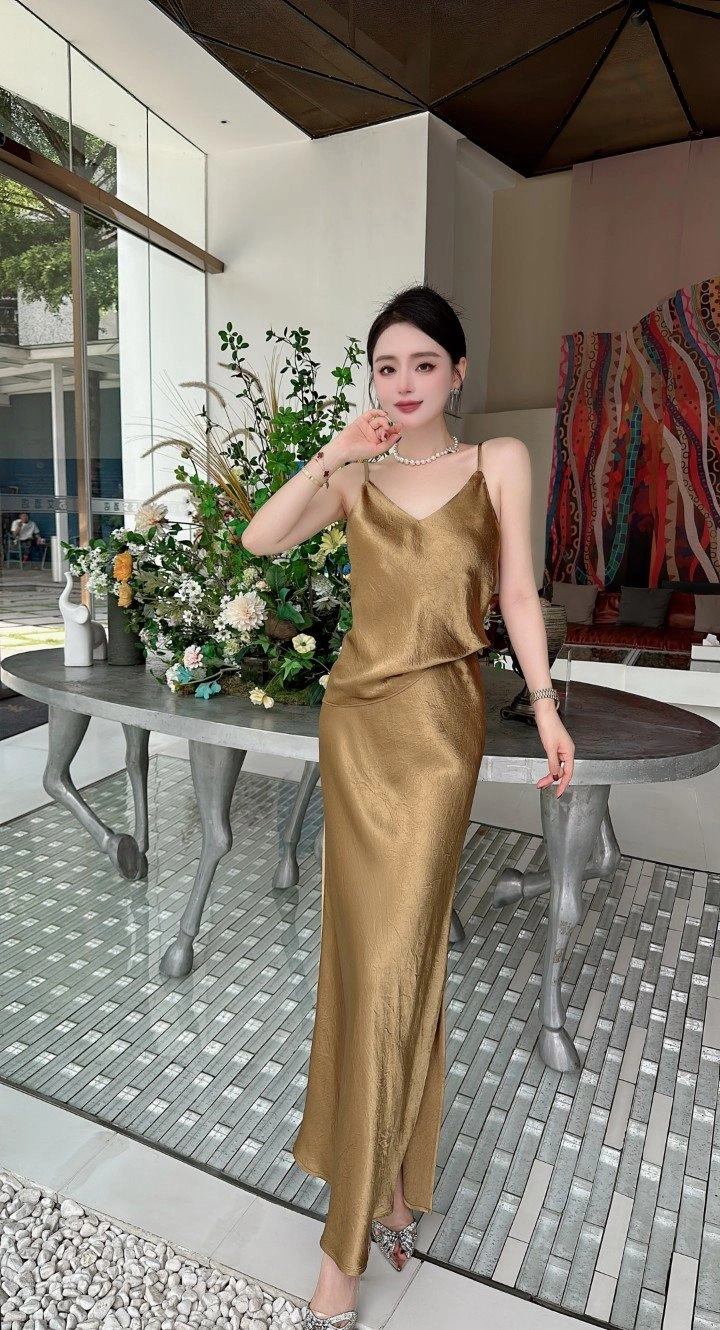 Compact Chanel Dress Suits 110755