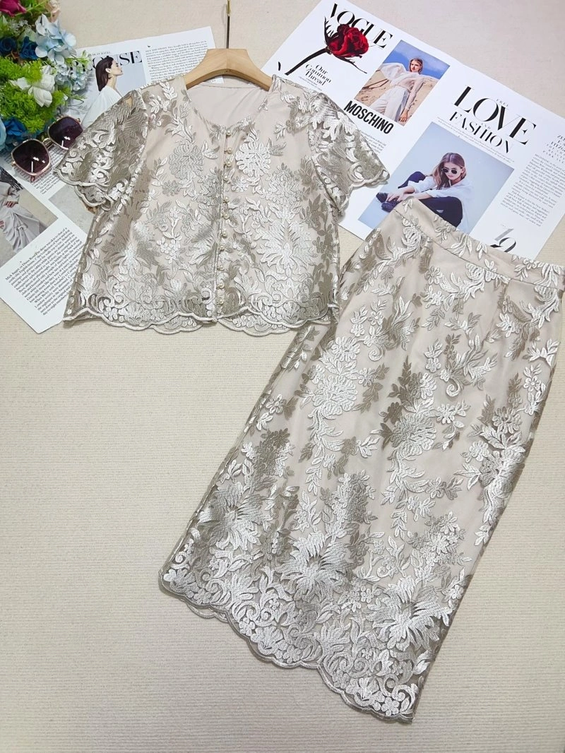 Seasonal Chanel Dress Suits 110746