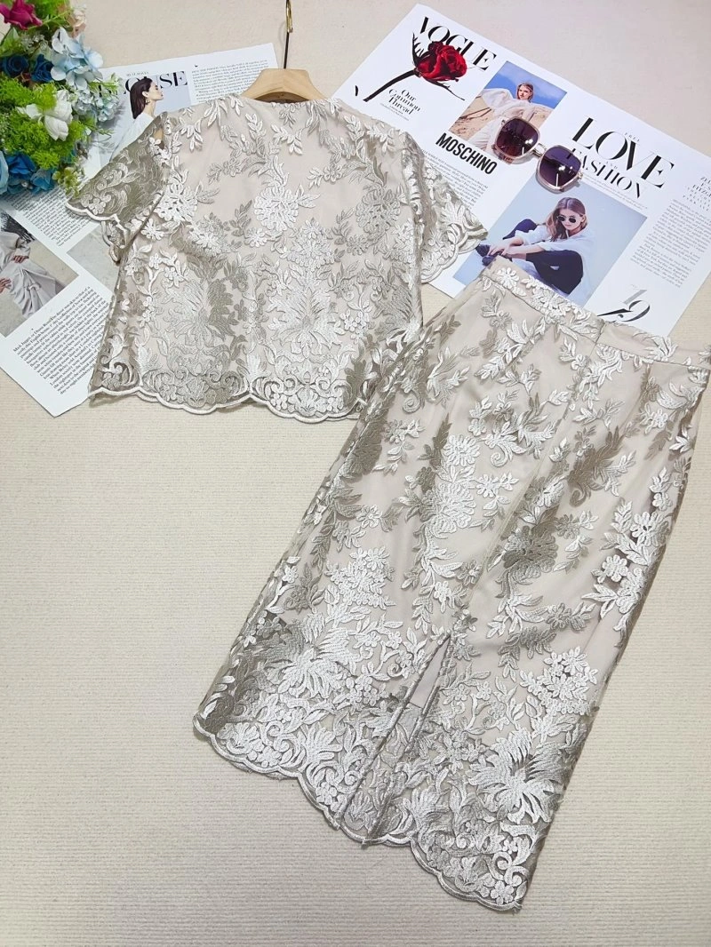 Seasonal Chanel Dress Suits 110746