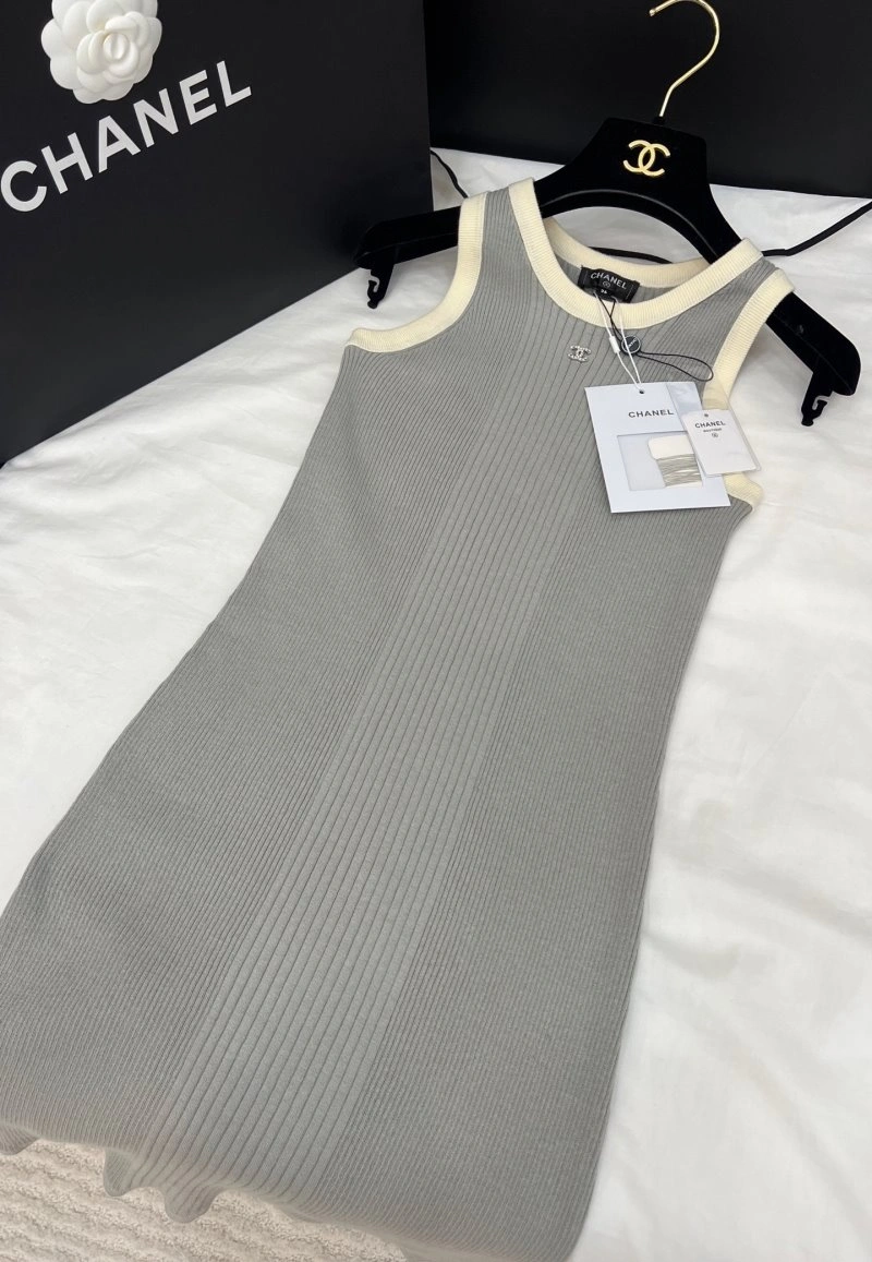 EyeCatching Chanel Dress Suits 110705