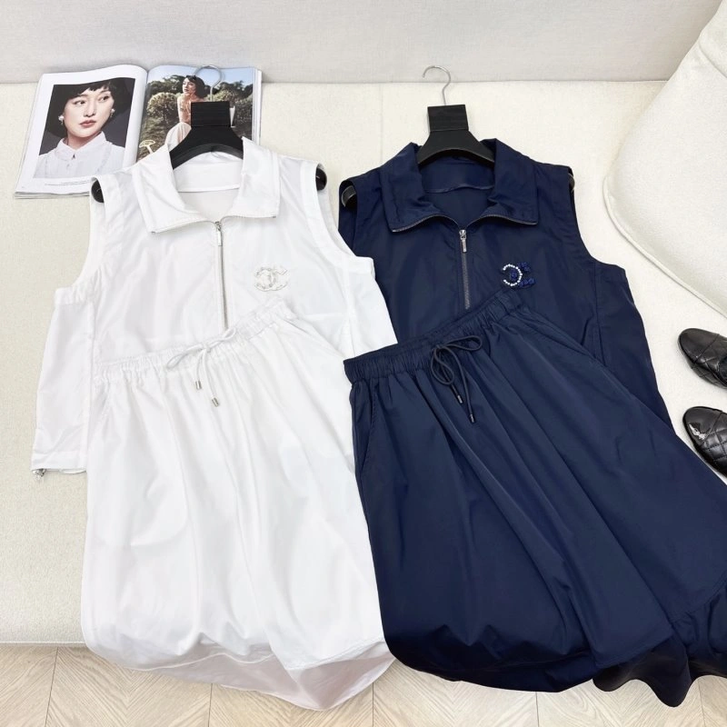 Unisex Chanel Dress Suits 109877