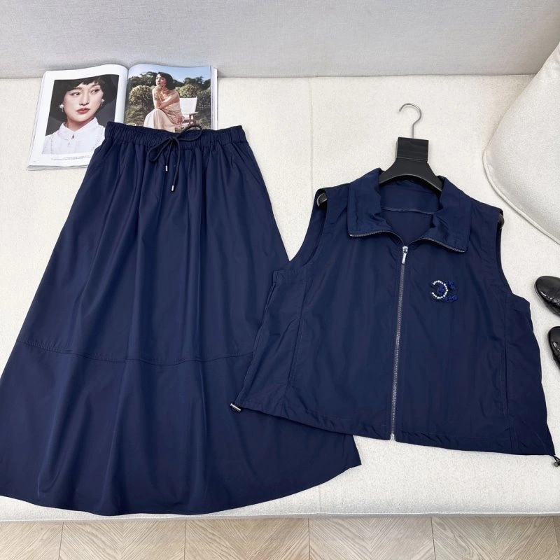 Unisex Chanel Dress Suits 109877