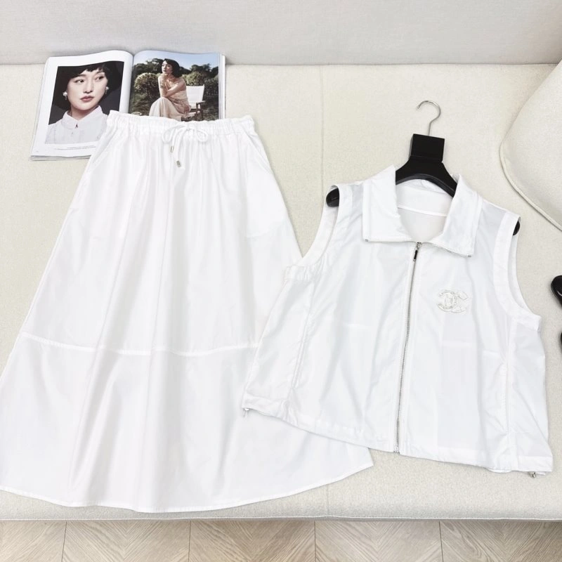 Unisex Chanel Dress Suits 109877