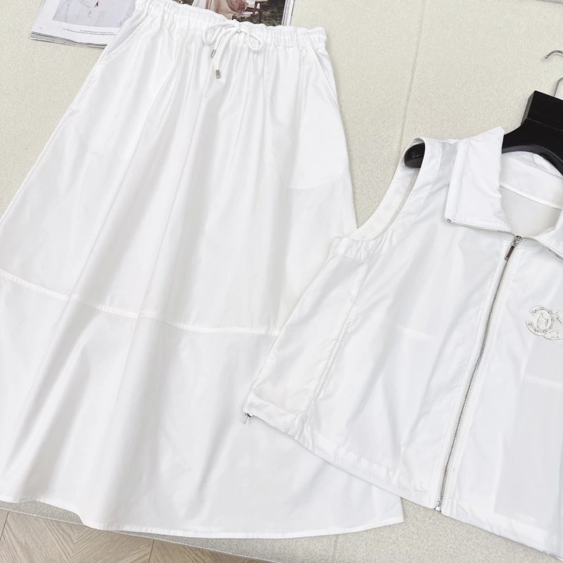 Unisex Chanel Dress Suits 109877