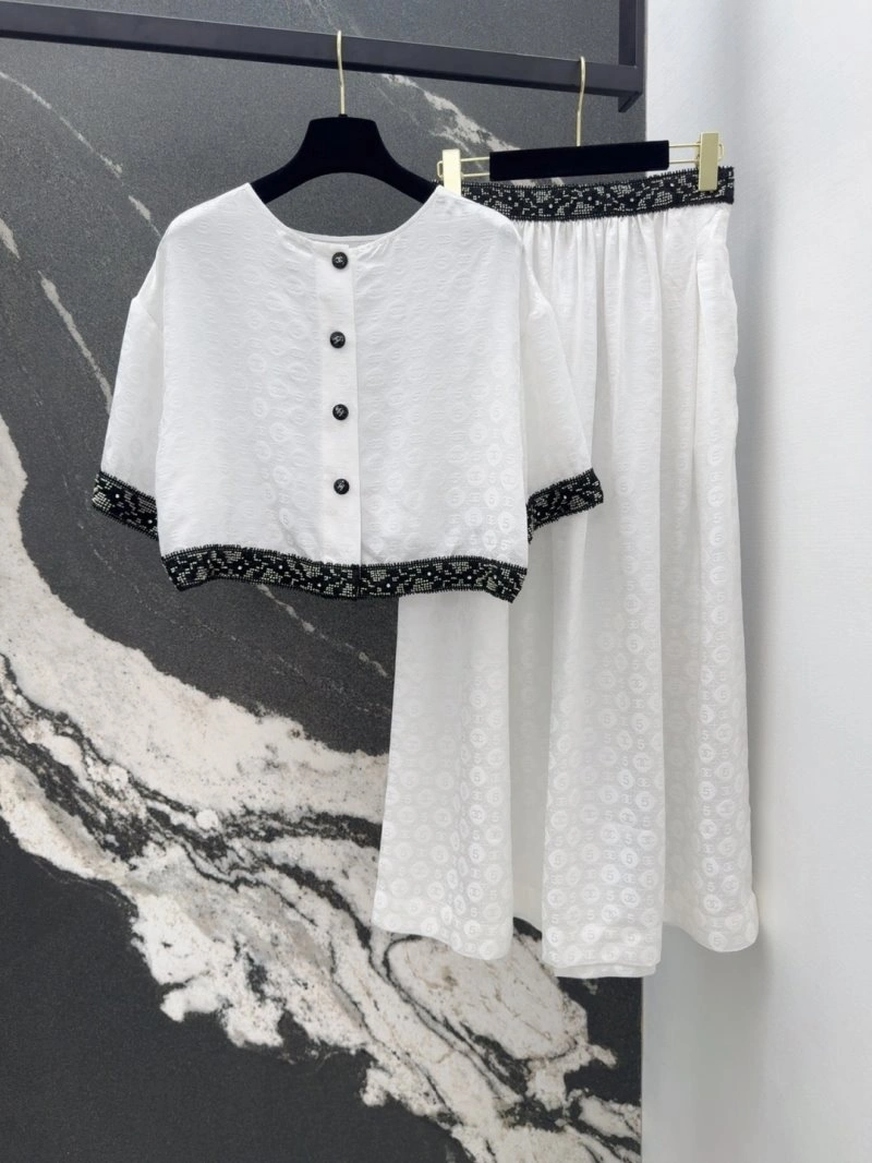 Comfortable Chanel Dress Suits 109492