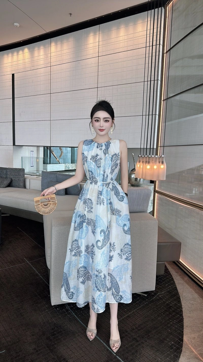 Lightweight Chanel Dress 109301