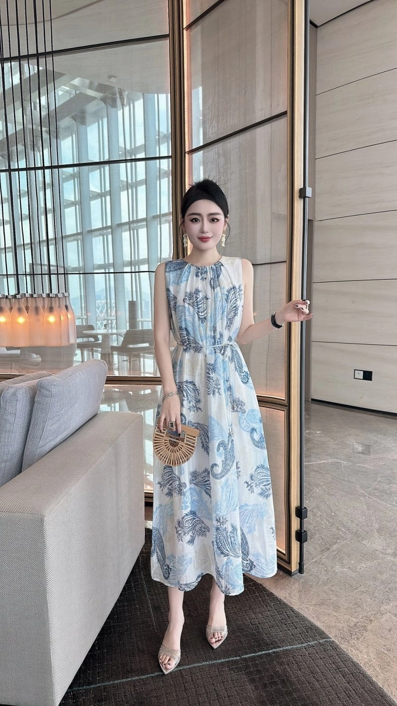 Lightweight Chanel Dress 109301