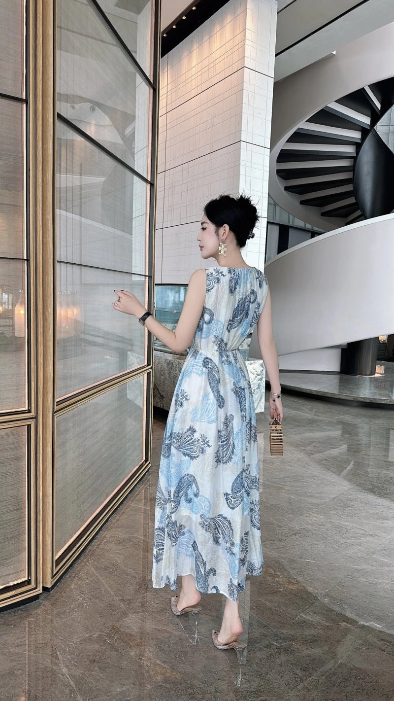 Lightweight Chanel Dress 109301