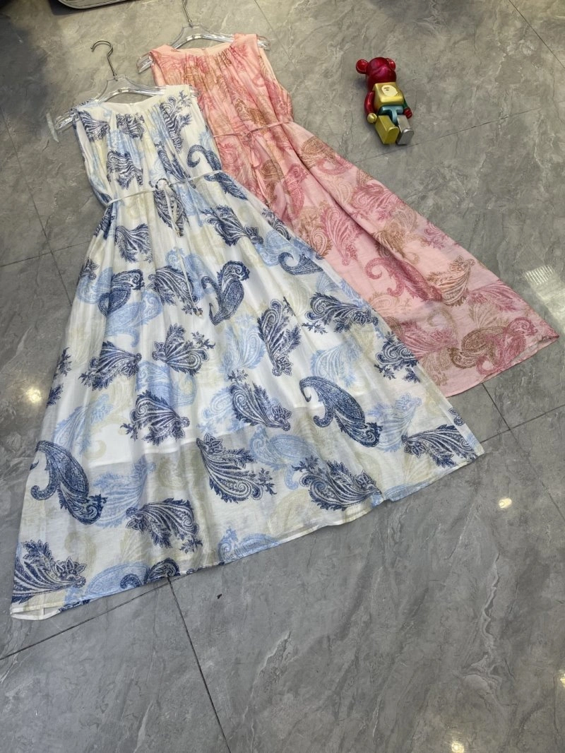 Lightweight Chanel Dress 109301