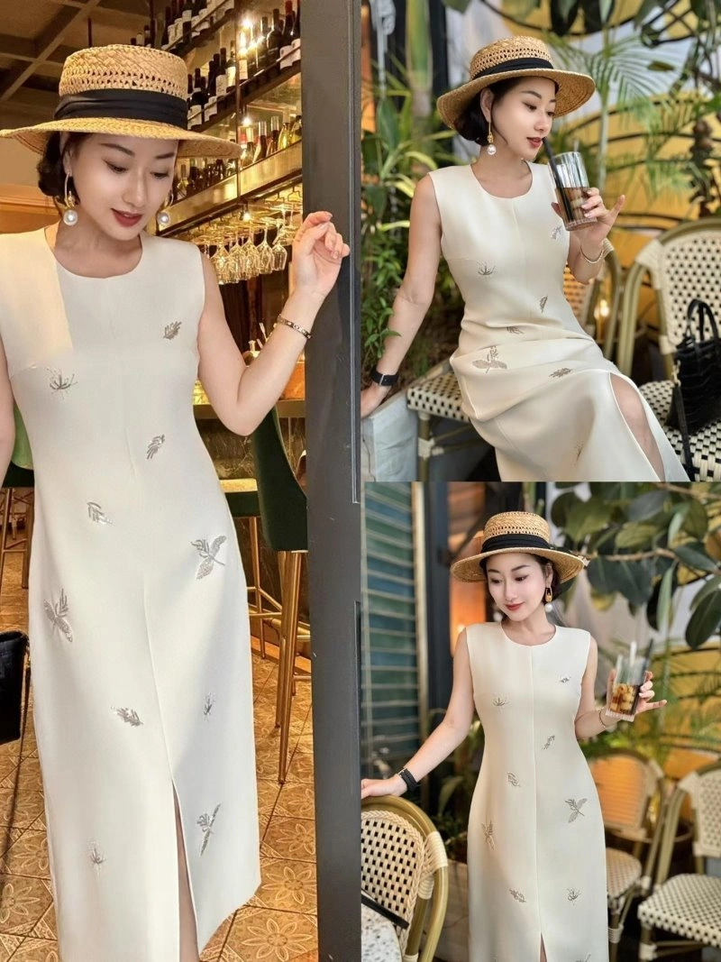 Refined Chanel Dress 109154