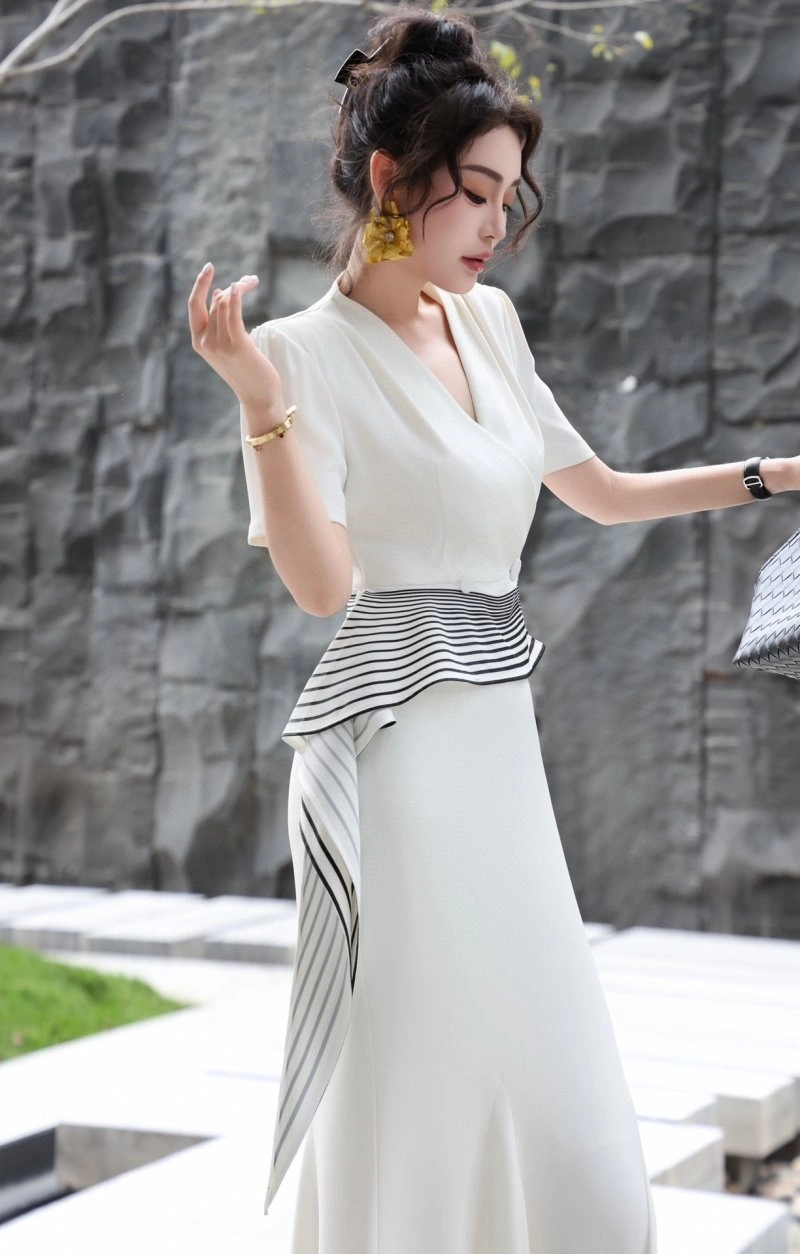 Supportive Chanel Dress 109082