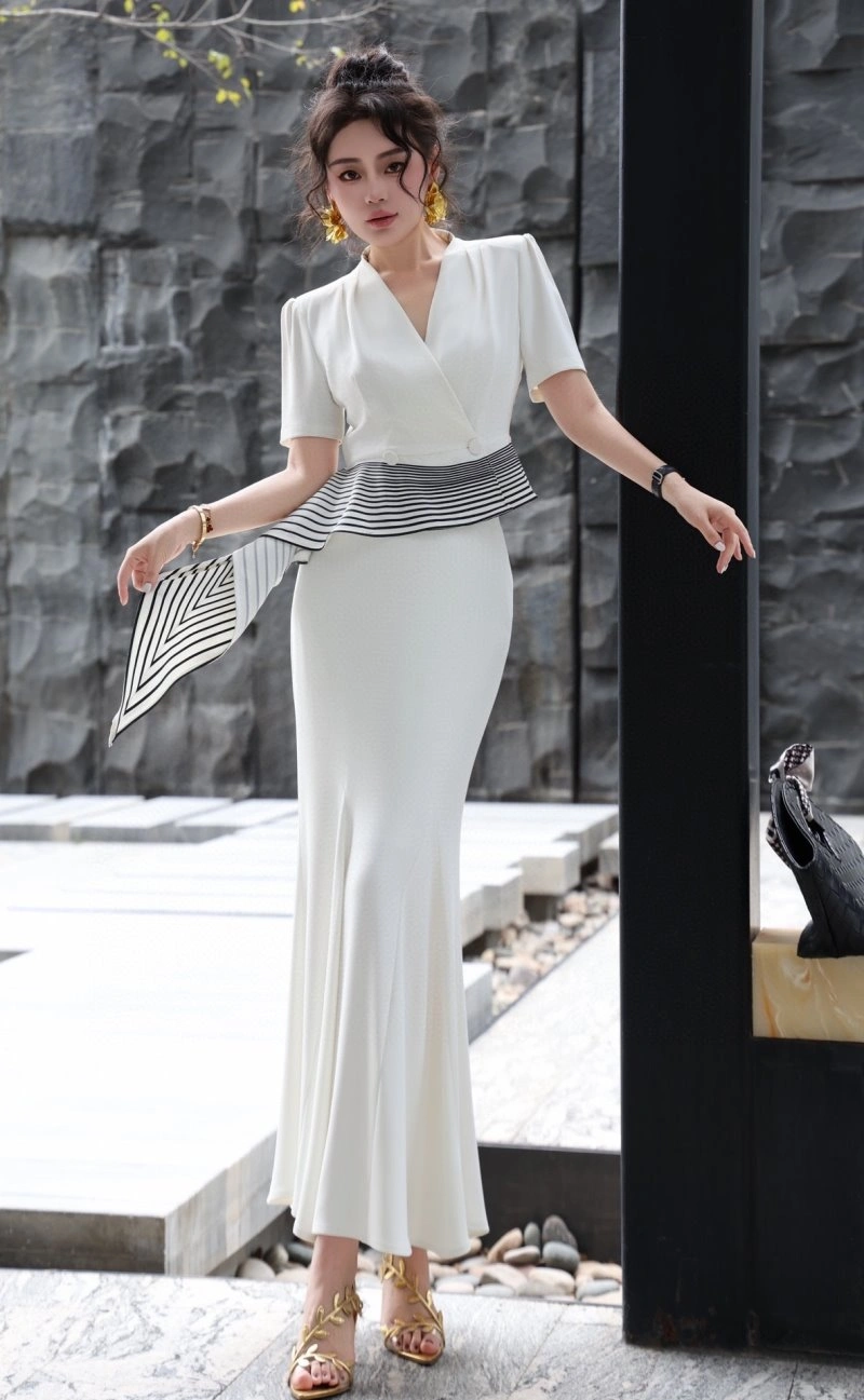 Supportive Chanel Dress 109082