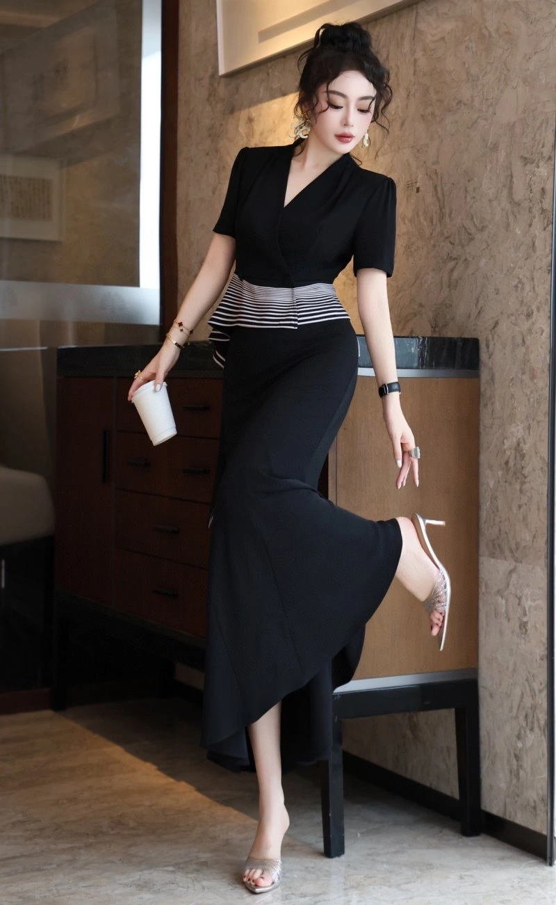 Chanel Dress Compact 109081