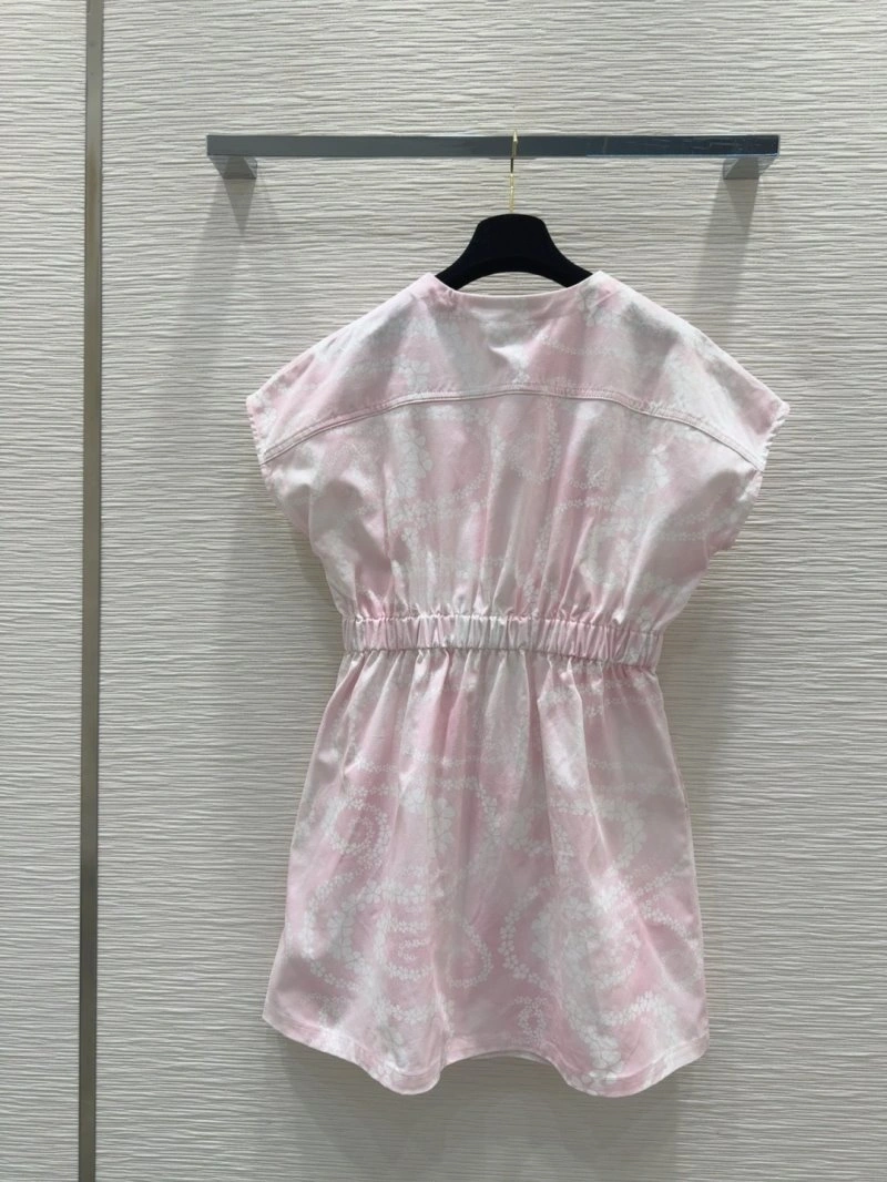 Fashionable Chanel Dress 109060