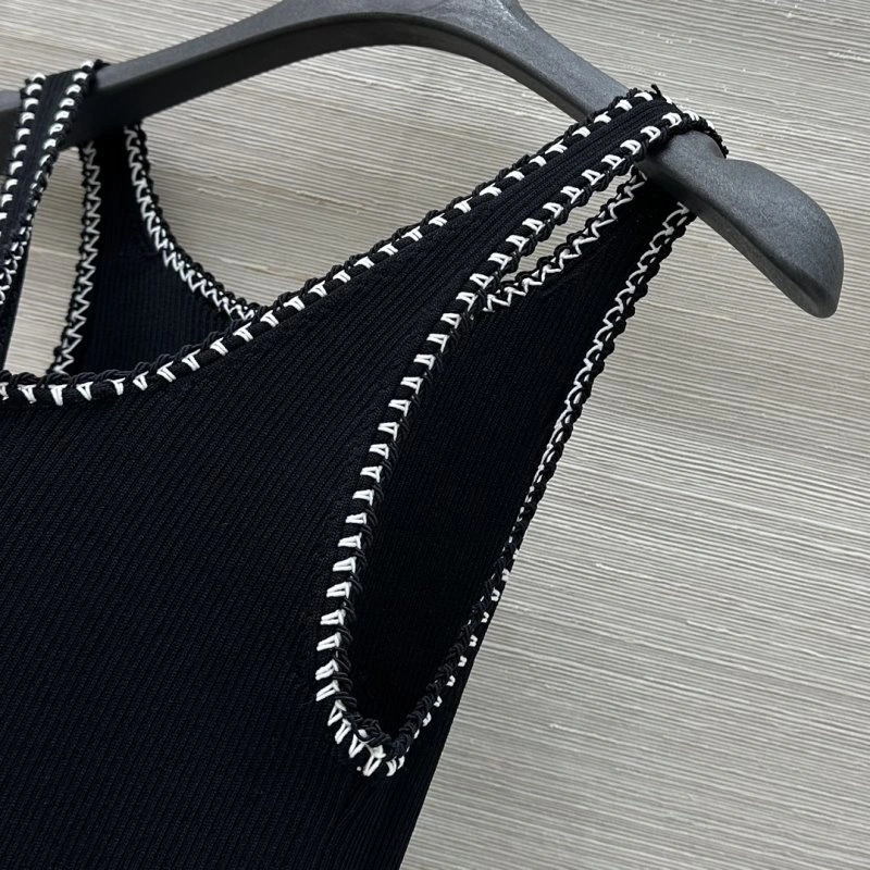 Lightweight Chanel Dress 109071