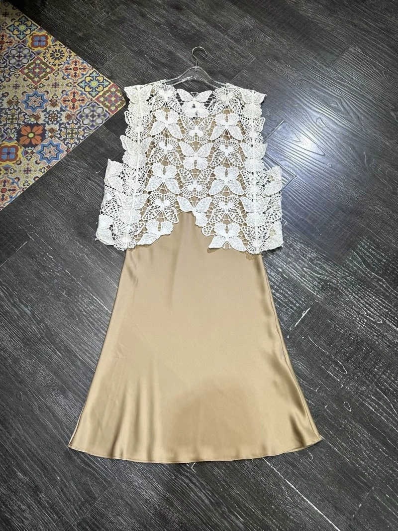 Unisex Chanel Dress 111083