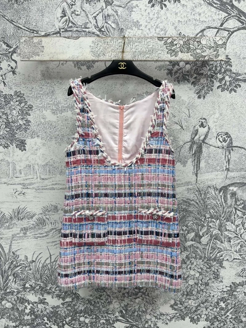 Sophisticated Chanel Dress 108344