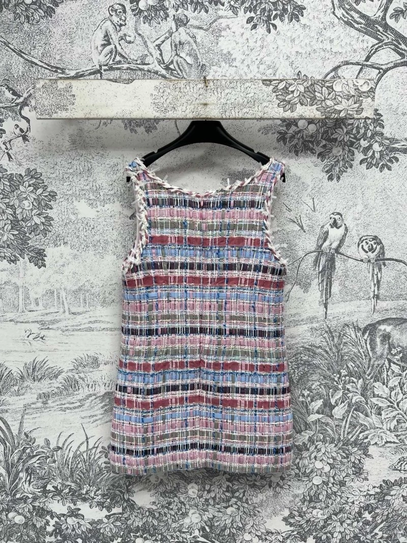 Sophisticated Chanel Dress 108344