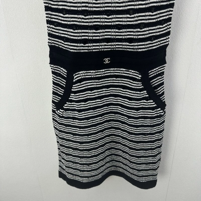Minimalist Chanel Dress 108298