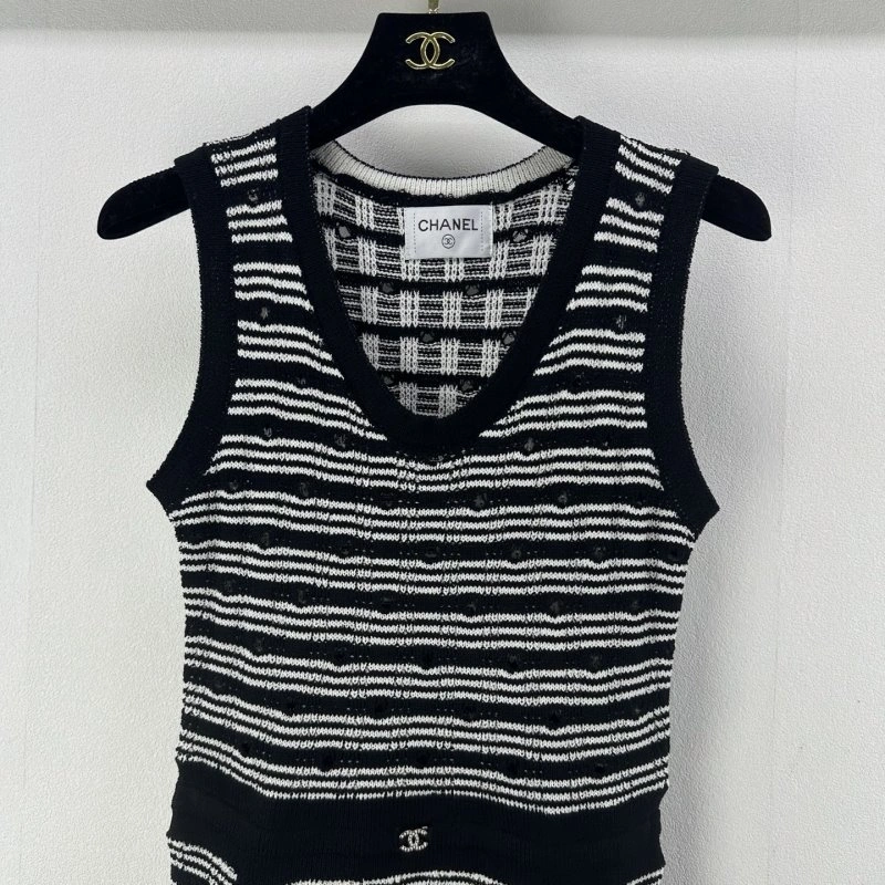 Minimalist Chanel Dress 108298