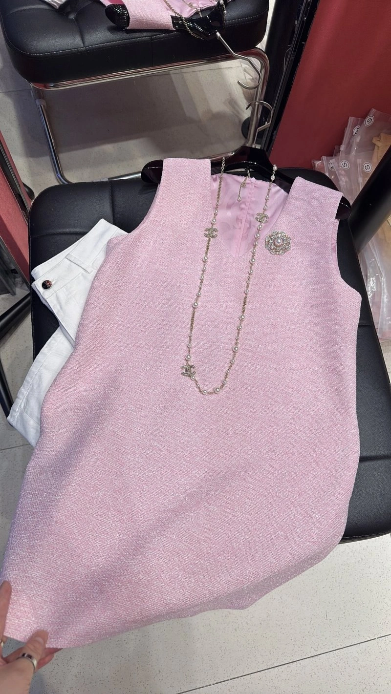 Compact Chanel Dress 109902