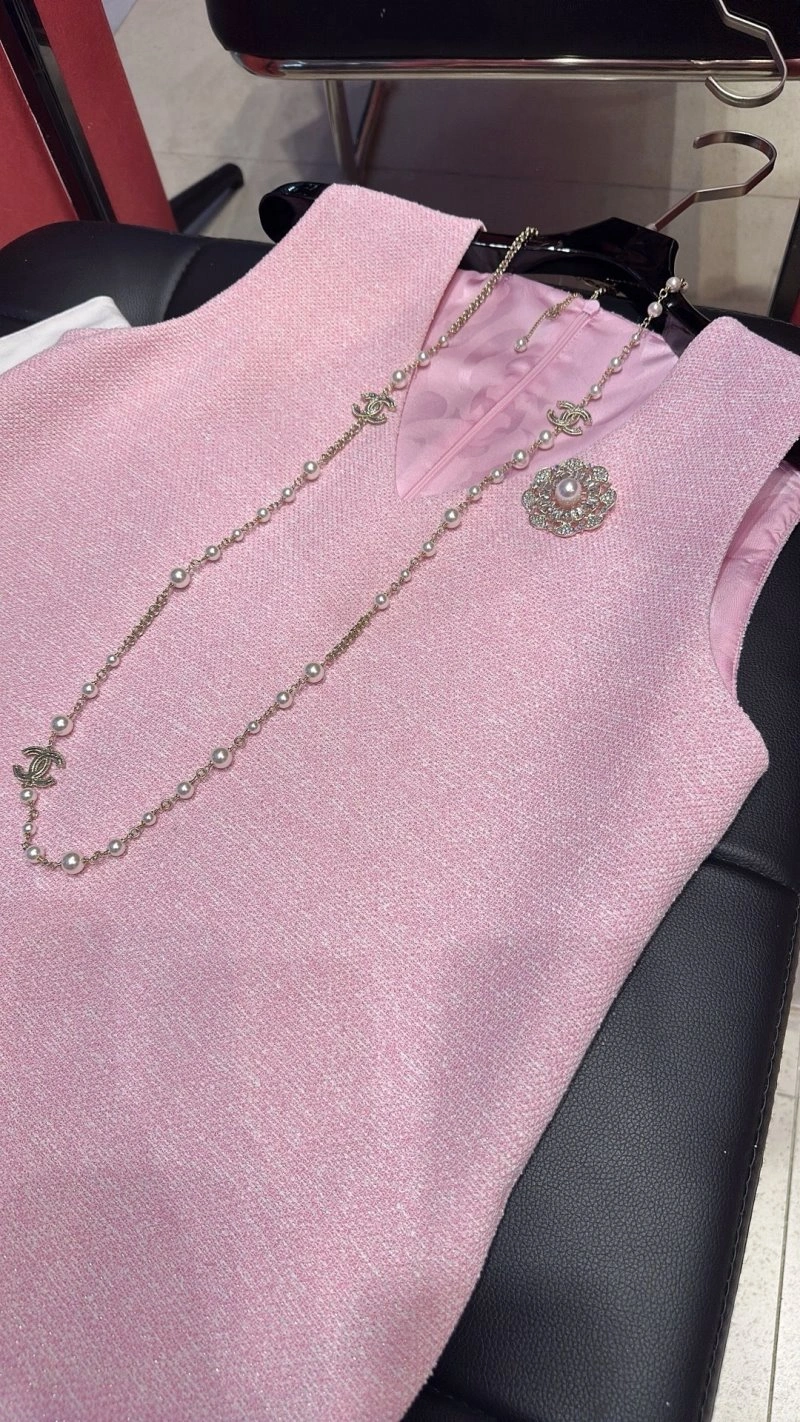 Compact Chanel Dress 109902