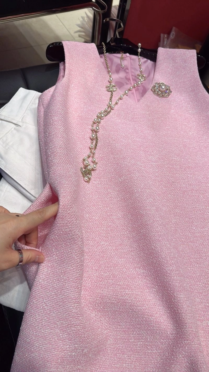 Compact Chanel Dress 109902