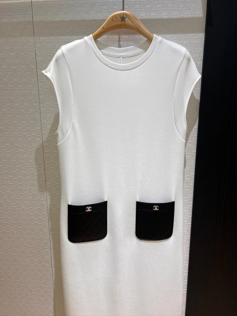 Refined Chanel Dress 109897