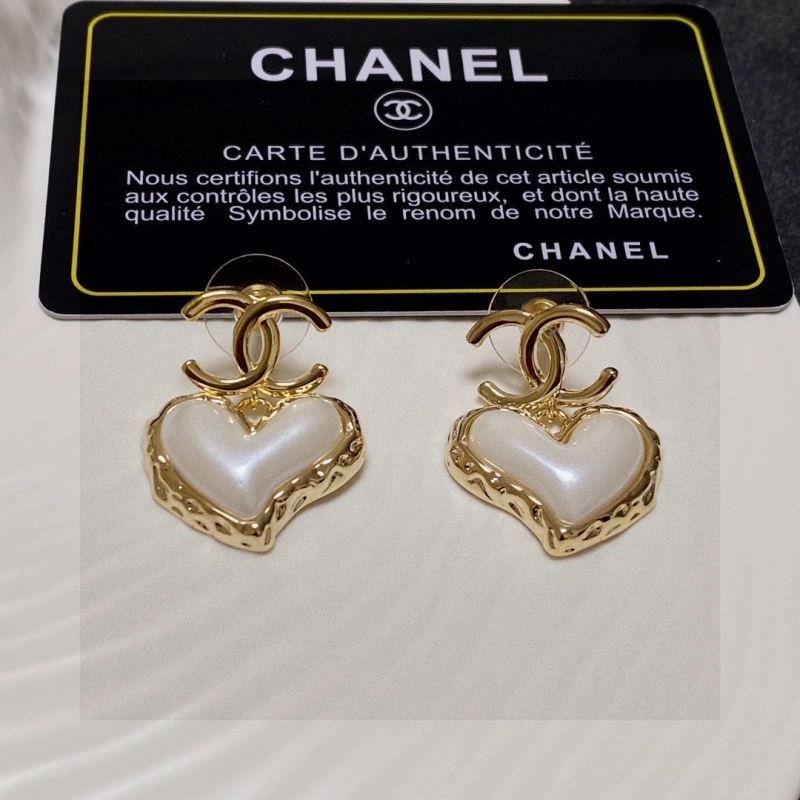 Chanel Earrings Versatile 231327