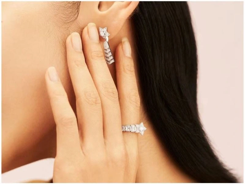 Chanel Earrings Comfortable 231433