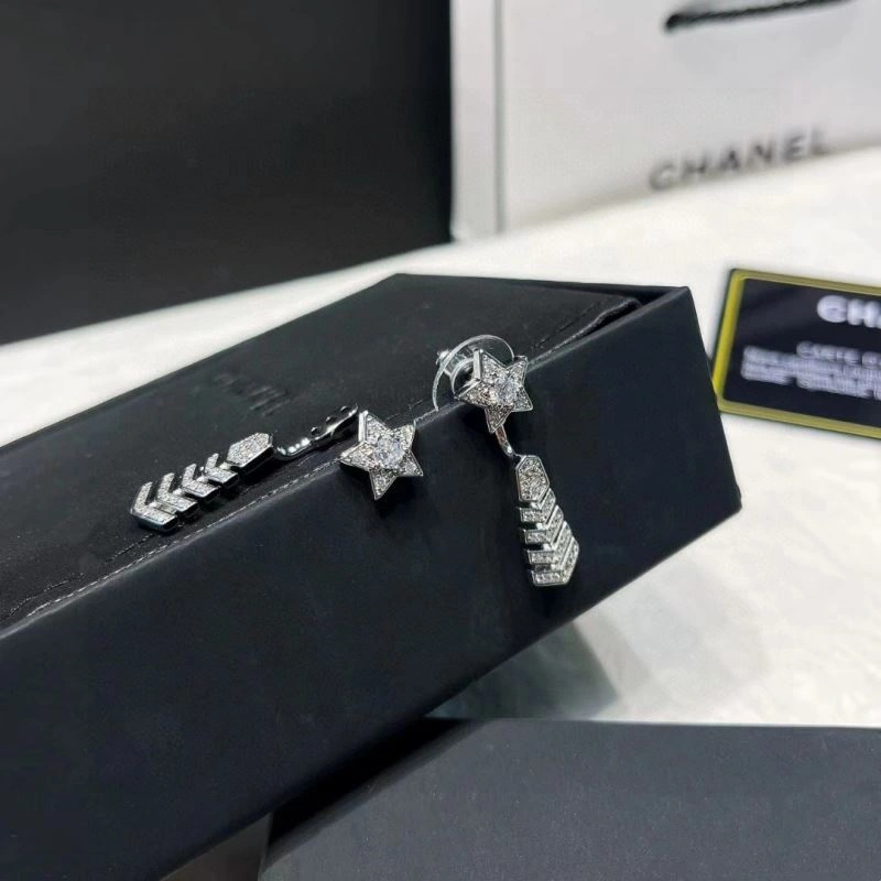 Chanel Earrings Comfortable 231433