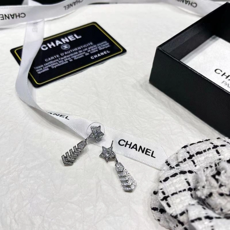 Chanel Earrings Comfortable 231433