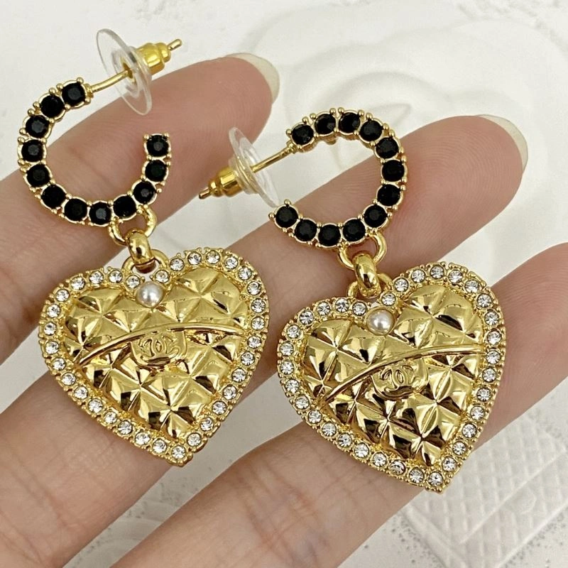 Chanel Earrings Comfortable 231337