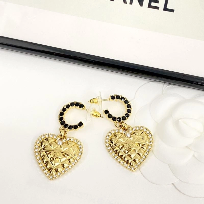 Chanel Earrings Comfortable 231337