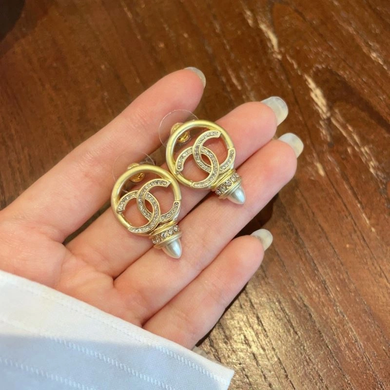 Chanel Earrings Stylish 231310