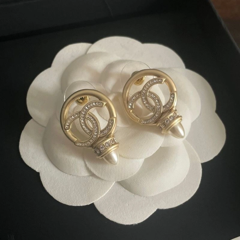 Chanel Earrings Stylish 231310