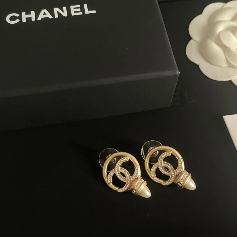 Chanel Earrings Stylish 231310