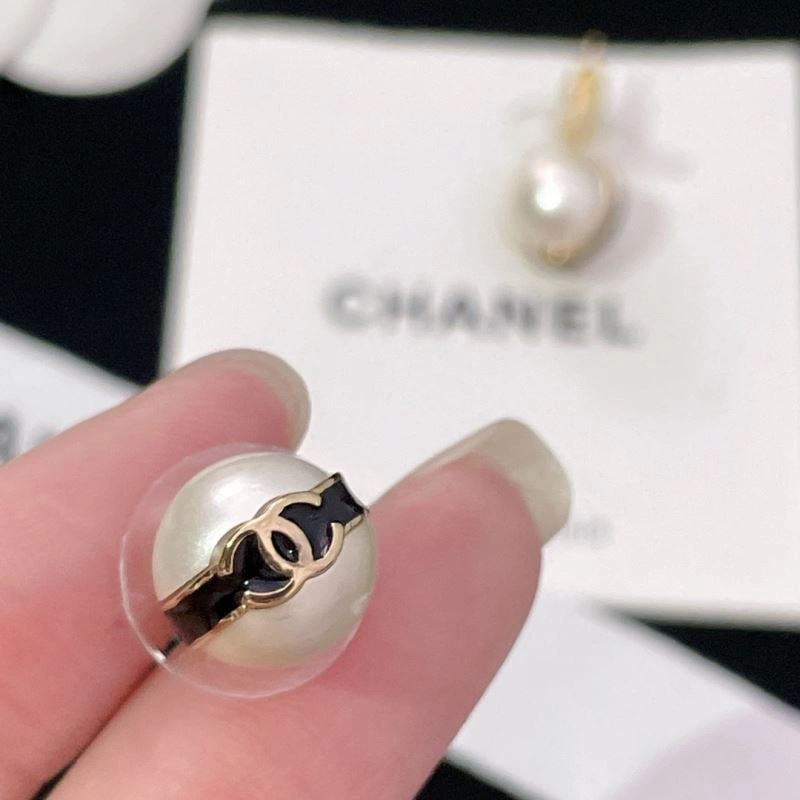 Chanel Earrings WellDesigned 231358