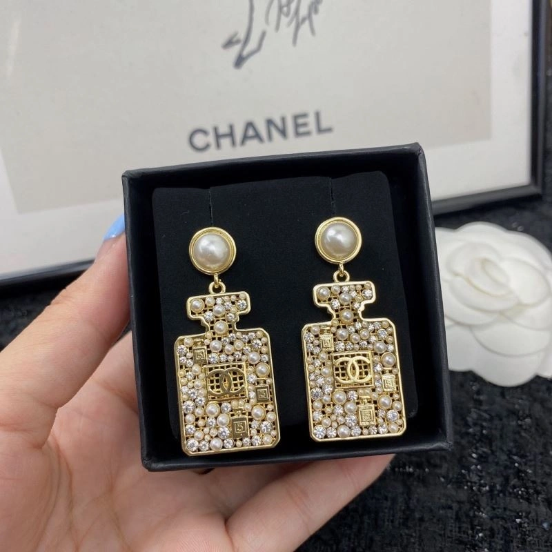 Reliable Chanel Earrings 231325