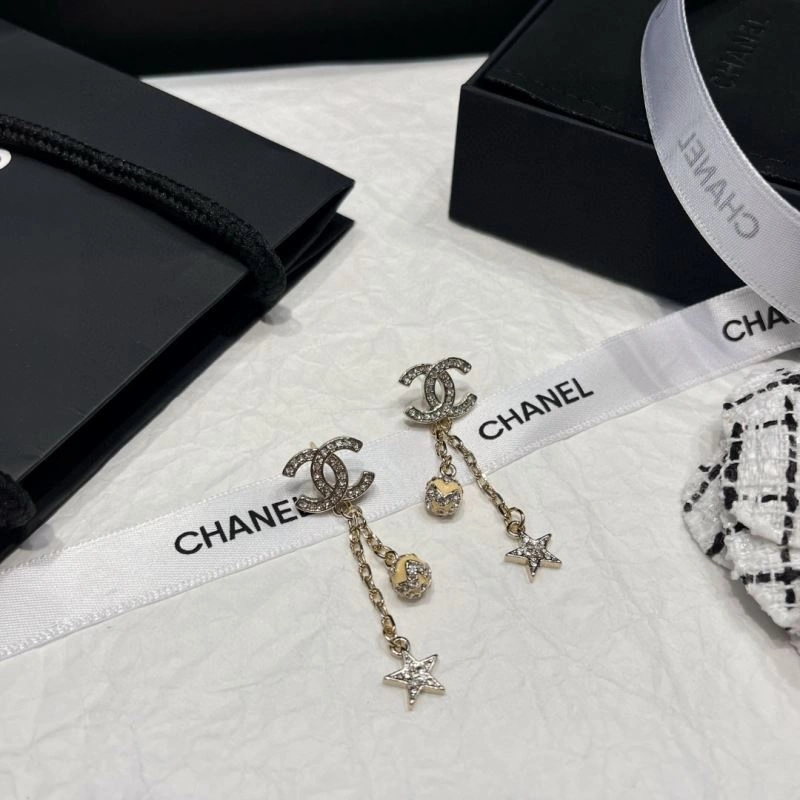 Sophisticated Chanel Earrings 231276