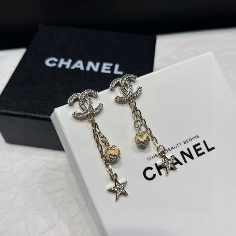 Sophisticated Chanel Earrings 231276