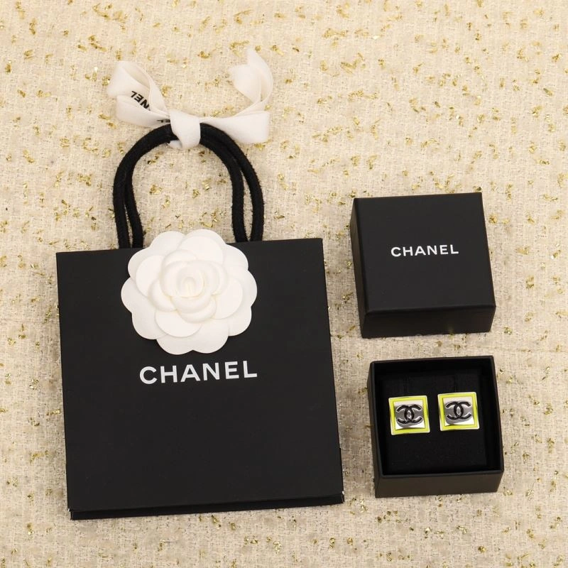 Seasonal Chanel Earrings 231290