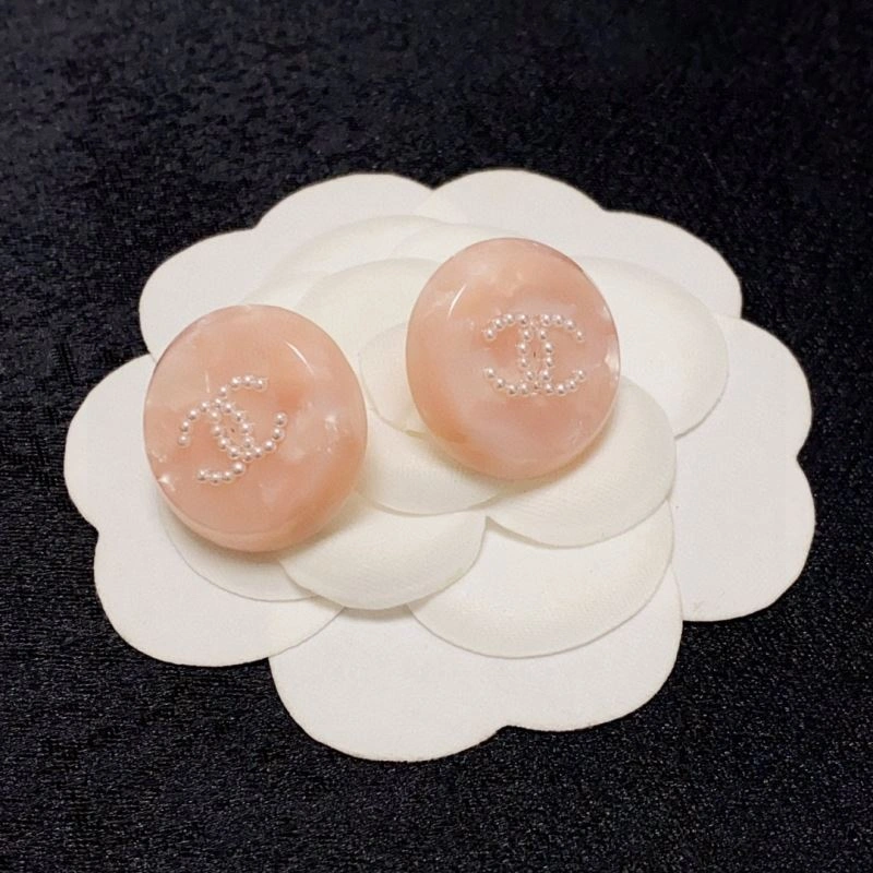 Sophisticated Chanel Earrings 231258