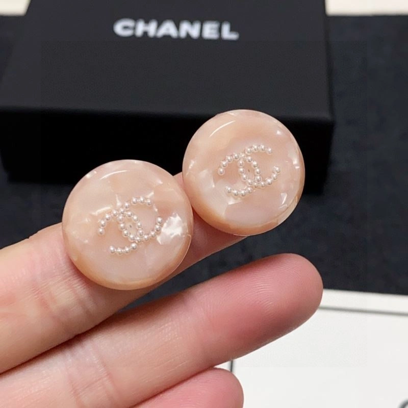 Sophisticated Chanel Earrings 231258
