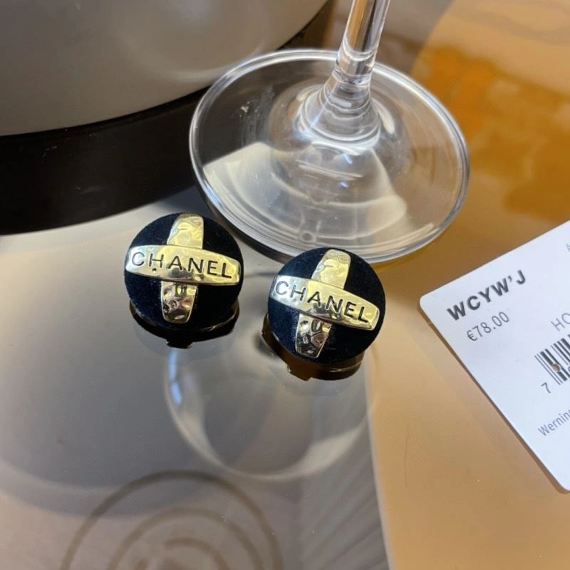 Chanel Earrings Practical 231238