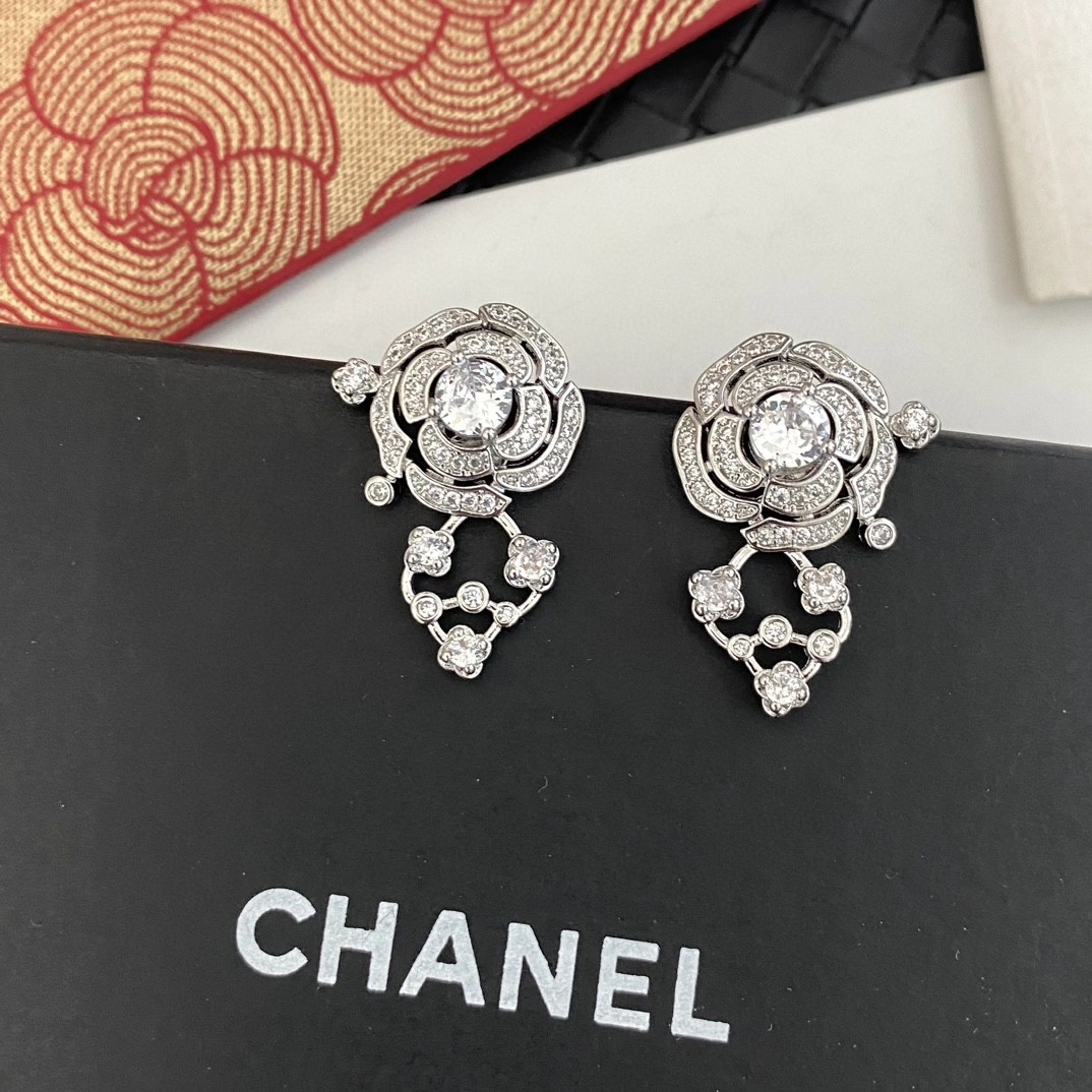 Chanel Earrings Affordable 231272